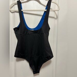 YITTY Headliner Shaping Open bust Thong Bodysuit SIZE large iconic black‎ NWT